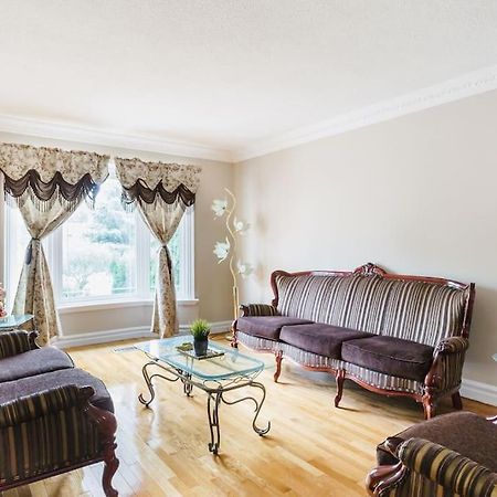 Beautiful Home 4 Bed, 3 Bath, Garage, Backyard! Mississauga Zewnętrze zdjęcie