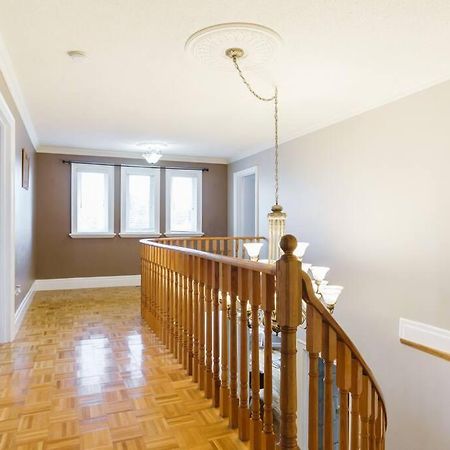 Beautiful Home 4 Bed, 3 Bath, Garage, Backyard! Mississauga Zewnętrze zdjęcie