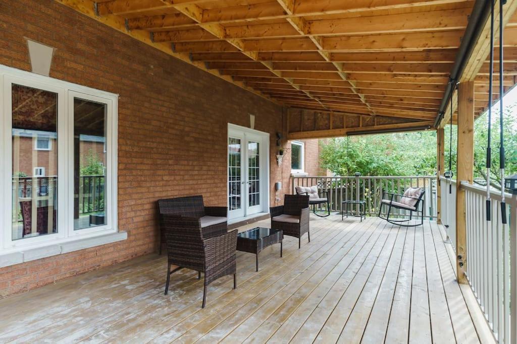 Beautiful Home 4 Bed, 3 Bath, Garage, Backyard! Mississauga Zewnętrze zdjęcie