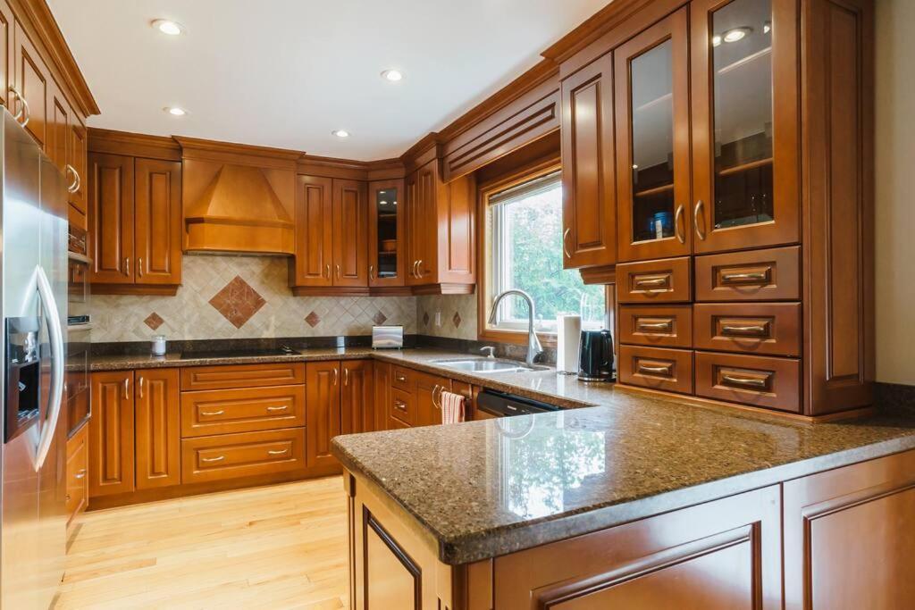 Beautiful Home 4 Bed, 3 Bath, Garage, Backyard! Mississauga Zewnętrze zdjęcie