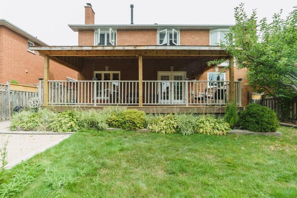Beautiful Home 4 Bed, 3 Bath, Garage, Backyard! Mississauga Zewnętrze zdjęcie