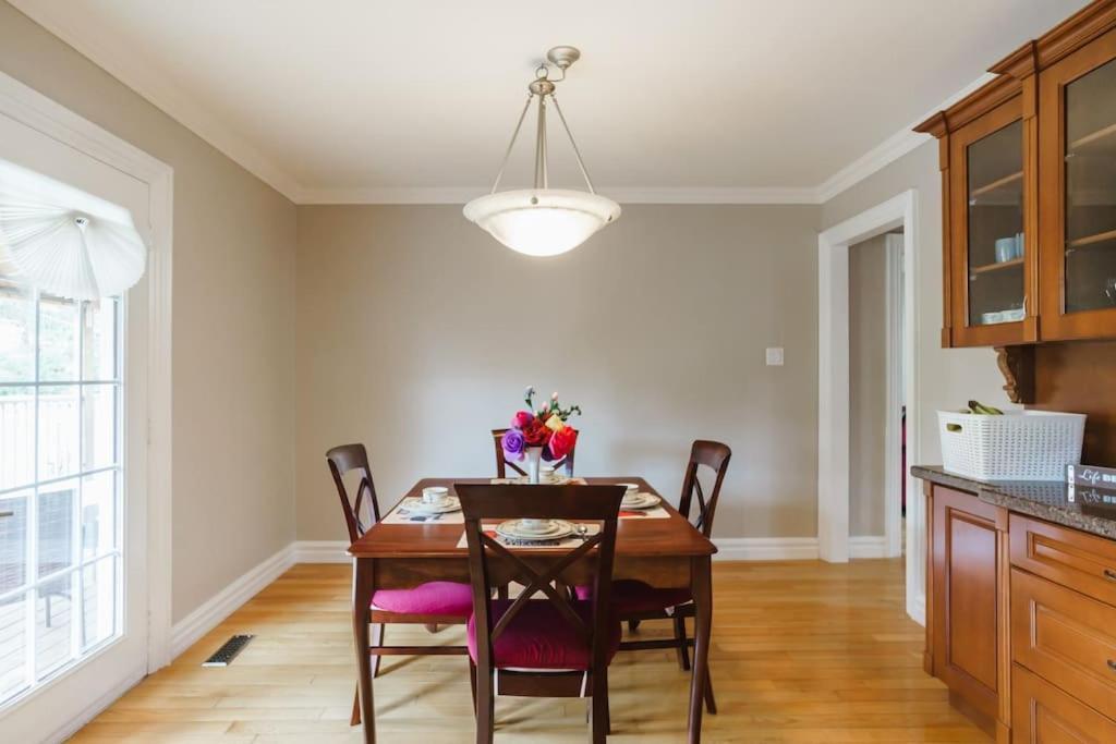 Beautiful Home 4 Bed, 3 Bath, Garage, Backyard! Mississauga Zewnętrze zdjęcie